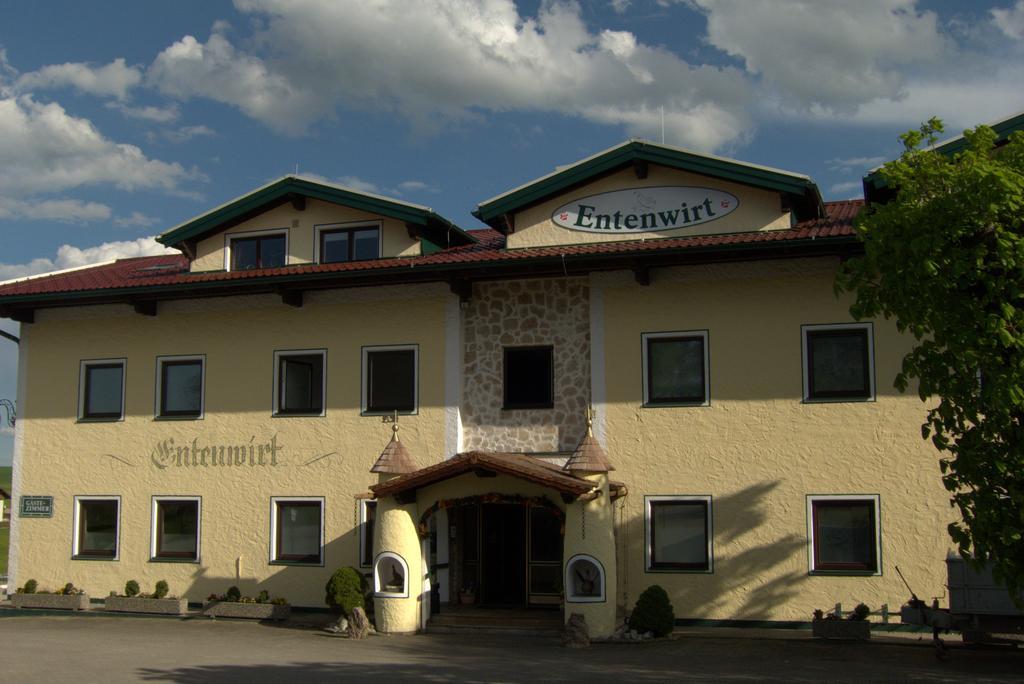 Landgasthof Entenwirt Tarsdorf Exterior photo